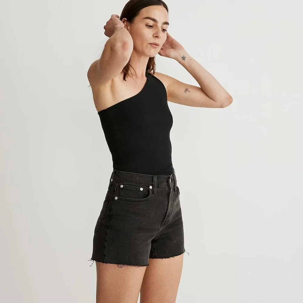 Madewell Women's High Rise Black Washed Denim Short   Sz: 26